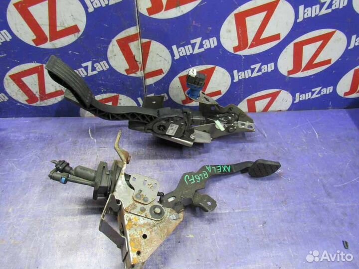 Педаль газа Mazda Axela BL6FJ