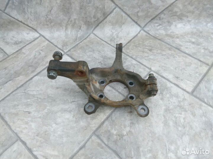 Кулак поворотный передний правый Nissan Juke F15