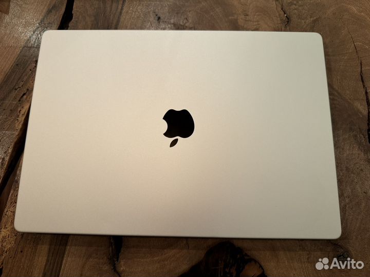 MacBook Pro 16 2021 M1 Pro/16 GB/512 SSD/Silver