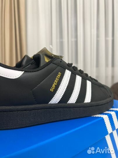 Adidas superstar black