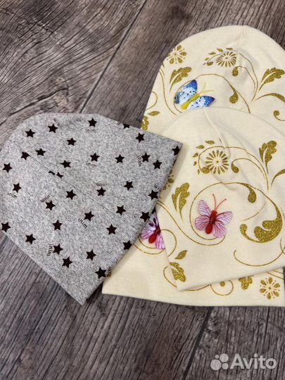 Шапочки на малышей трикотаж новые