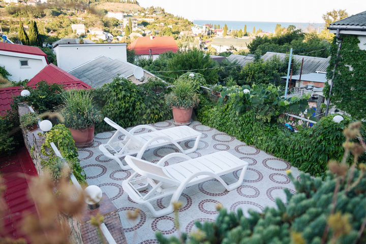 Комната 18 м² в 2-к., 1/2 эт.