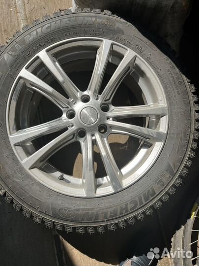 R18 Michelin Latitude X-Ice 2 235/55, PCD 5x120 DIA 72.6