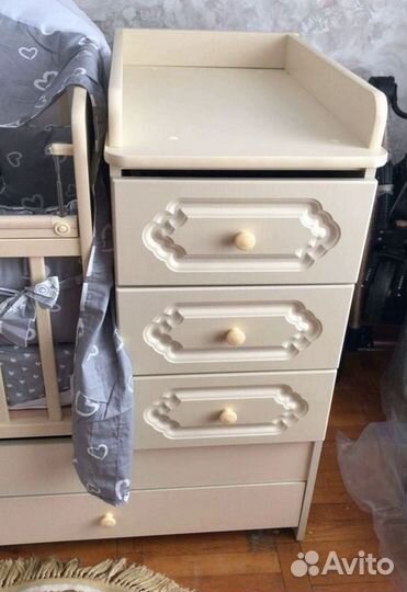 Детская кроватка 3 в 1 с комодом
