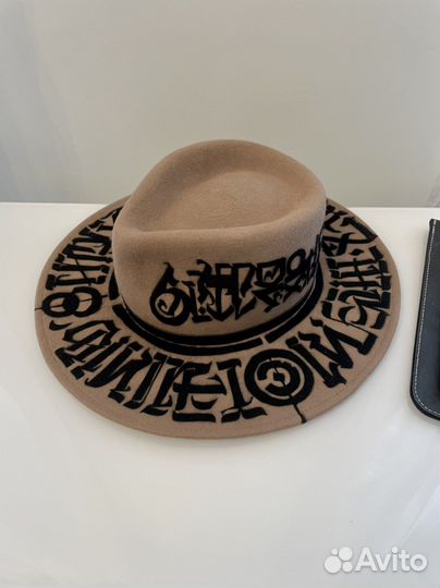 Шляпа фетровая с полями