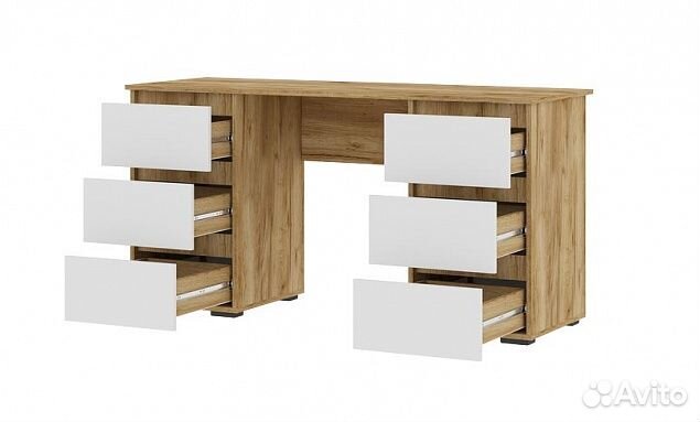 Письменный стол