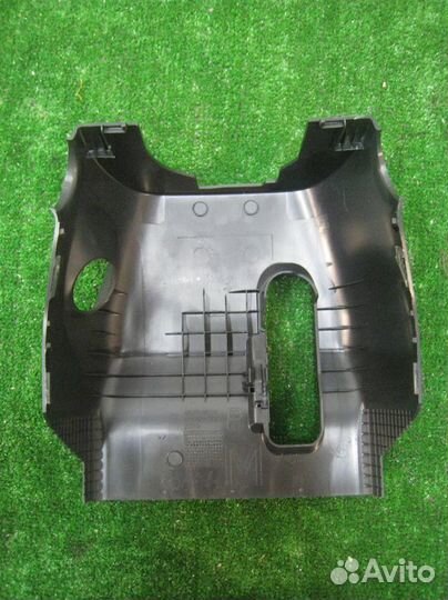 Кожух рулевой колонки нижний Toyota Verso R2 2015