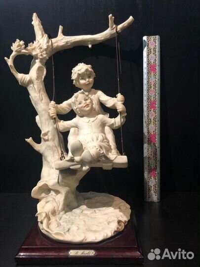 Фарфоровая статуэтка.Вгuno Merli