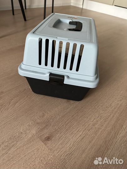 Переноска для кошек и собак