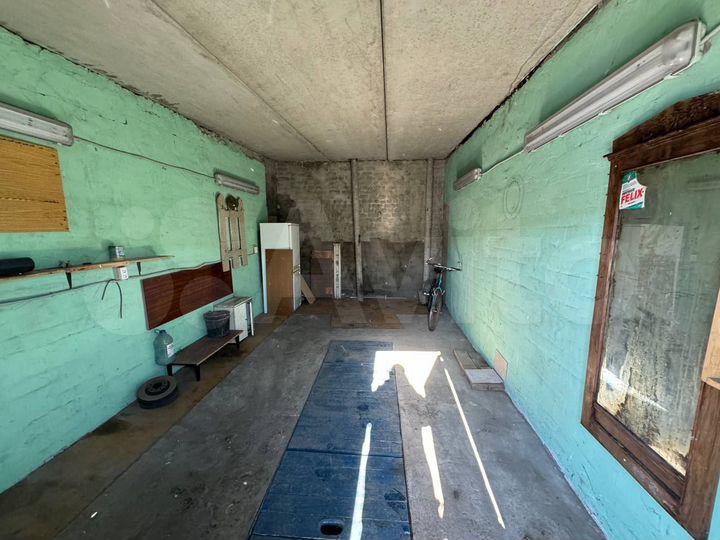 Гараж, > 30 м²