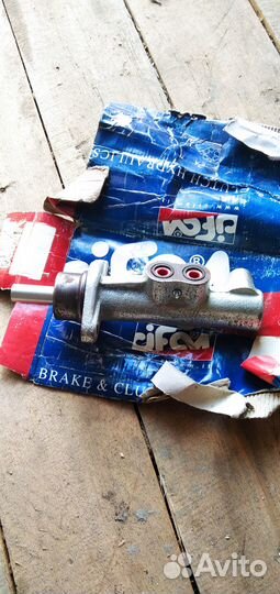 Главный тормозной цилиндр Ивеко Дели 2009г.2.3/136