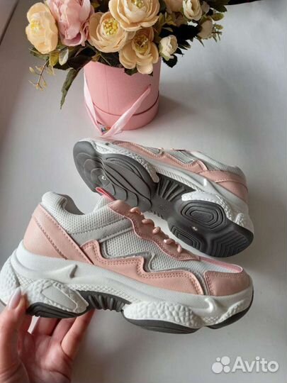 Кроссовки женские 38,41