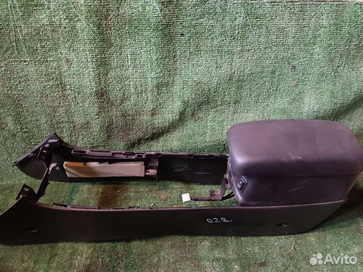 Подлокотник Mazda 6 GG рестайлинг (2005—2008)