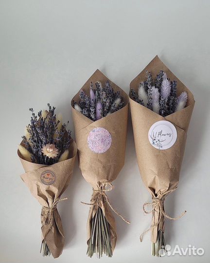 Букет из лаванды и сухоцветов
