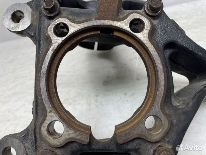 Кулак поворотный передний левый Mini Countryman