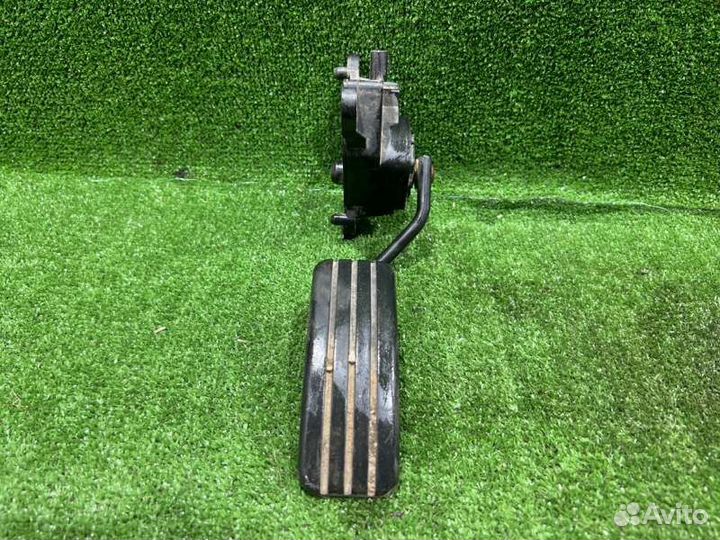 Педаль газа Renault Megane седан 1 2002