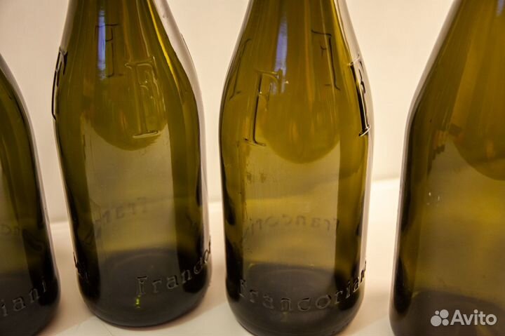 Бутылки из-под вина, шампанского, пива