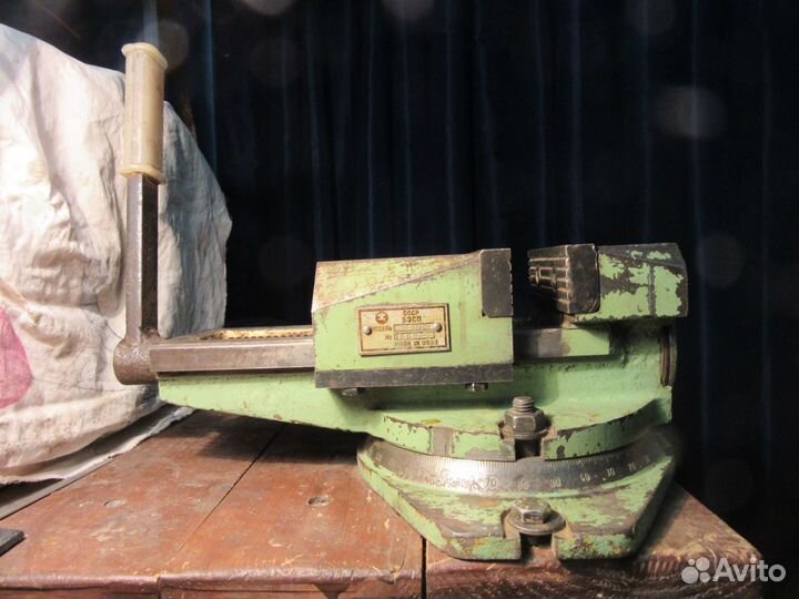 Тиски СССР 1970гг станочные поворотные 200