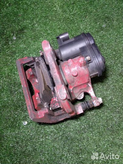 Суппорт тормозной задний правый Land Rover Range