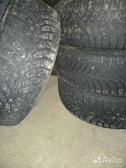 Bridgestone Blizzak Spike-01 235/65 R17