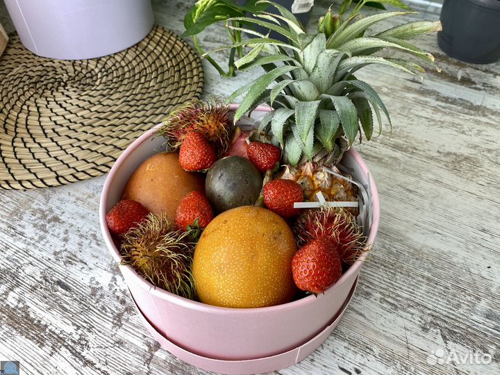 Подарочный набор с экзотическими фруктами