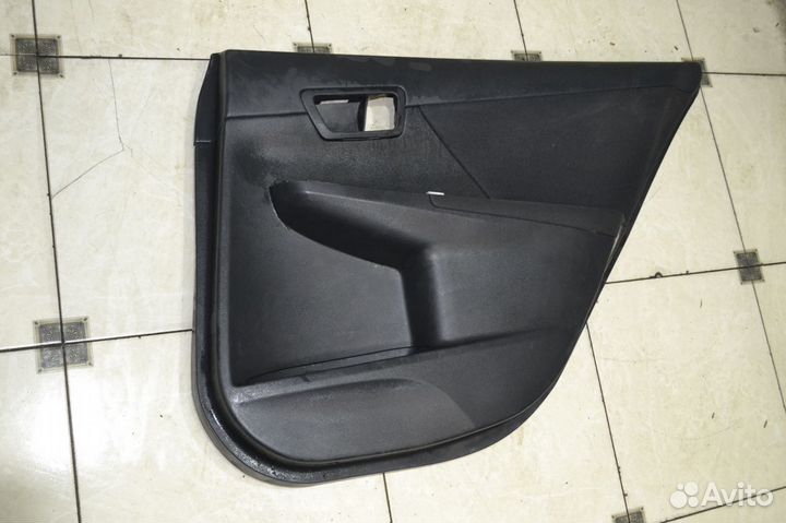 Обшивка двери задняя правая Toyota Camry 50