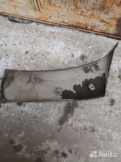 Левая накладка переднего бампера мазда бт-50