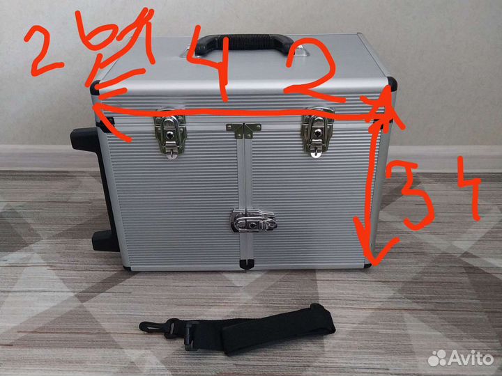 Бьюти чемодан - кейс алюминиевый для мастера маник