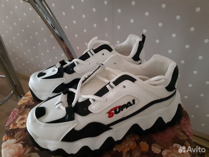 Кроссовки 36р