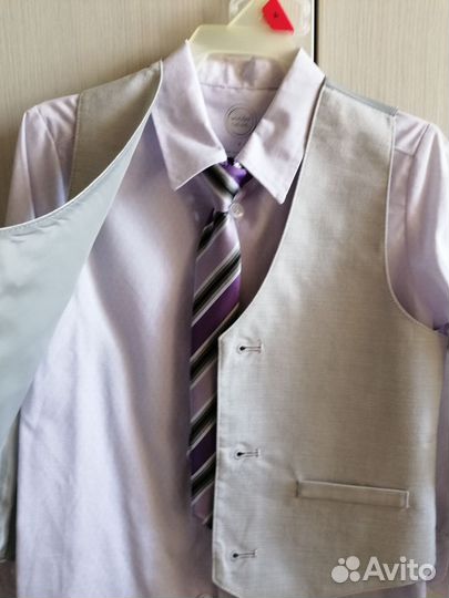 Костюм тройка