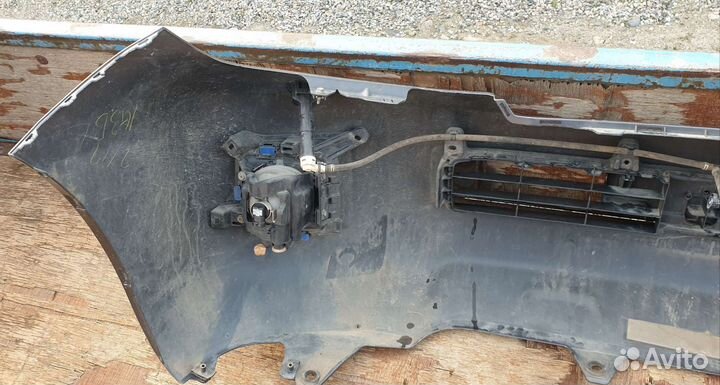 Бампер перед Toyota Land Cruiser 200