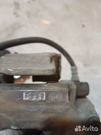 Суппорт передний на Фольксваген t4