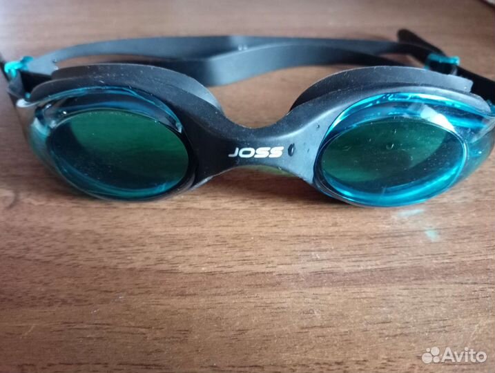 Очки плавательные