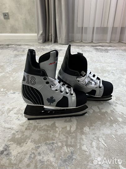 Коньки хоккейные размер 37