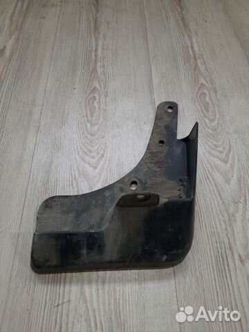 Брызговик передний Nissan X-trail T32 Прав