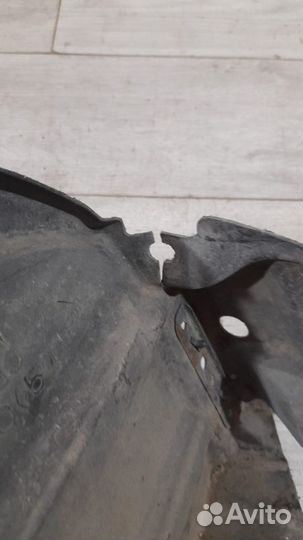 Подкрылок передний левый Toyota Land Cruiser 200 С