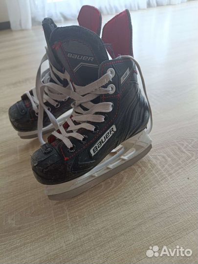 Коньки хоккейные