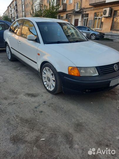 Volkswagen Passat 1.6 МТ, 1997, 303 000 км