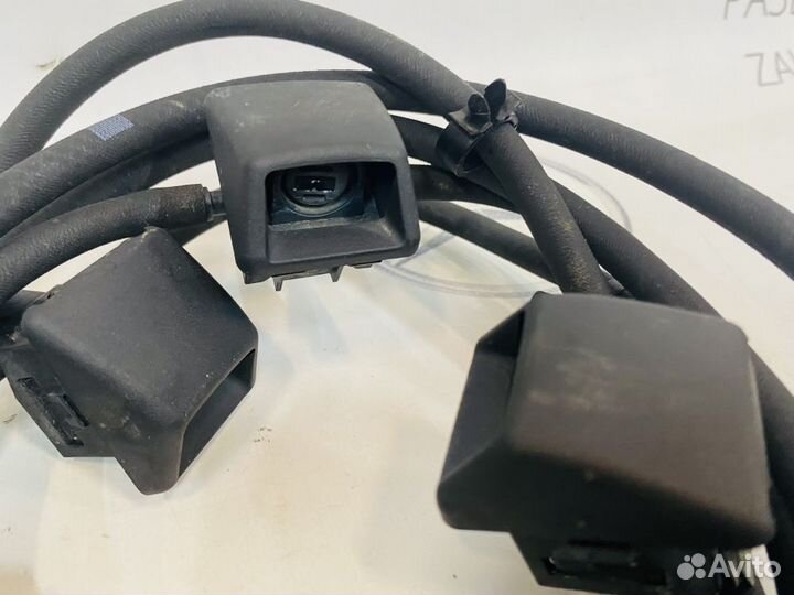 Форсунки омывателя лобового стекла Mercedes W204