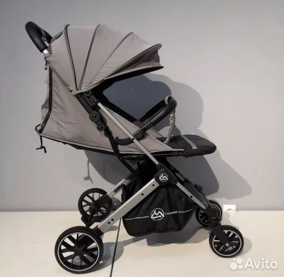 Прогулочная коляска luxmom T 9