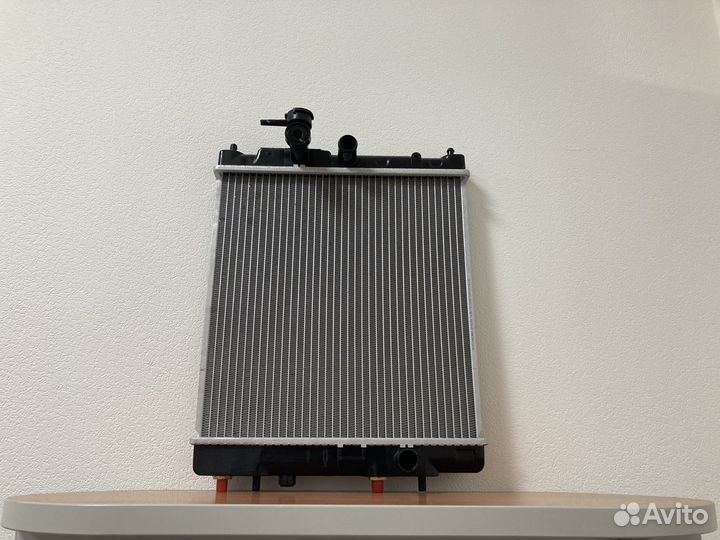 Радиатор охлаждения Ниссан Марч АКПП 92-02