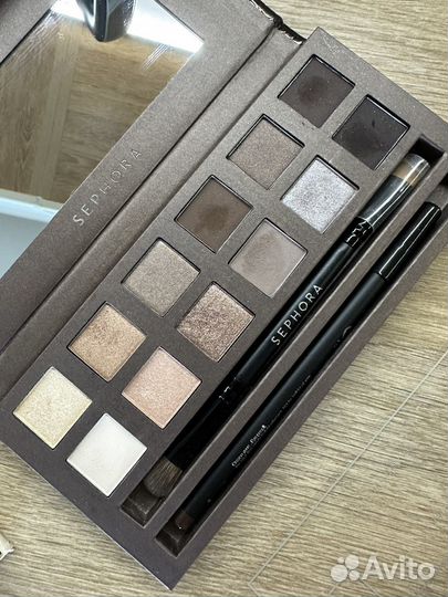 Палетка теней huda beauty sephora the balm