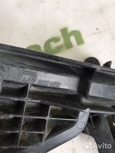 Кронштейн бампера audi 100 c4