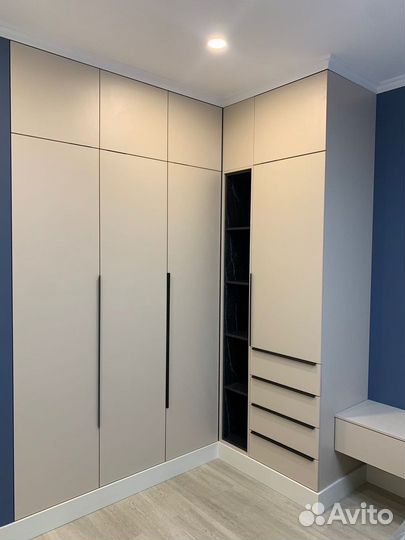 Шкаф + прикроватные тумбы