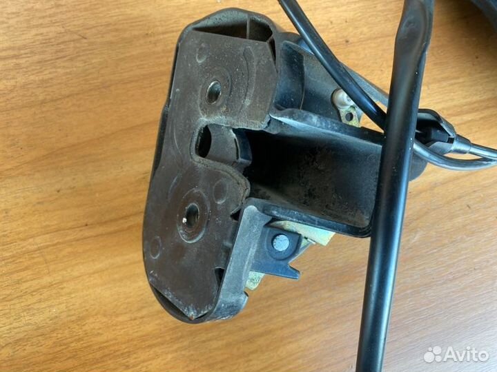 Замок сдвижной двери Vw Transporter T5 AXD 2004