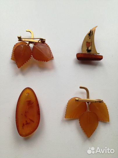 Из янтаря советские броши