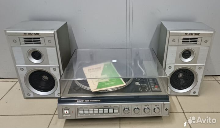 Проигрыватель винила Вега 109