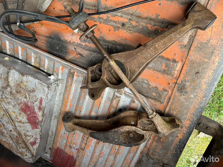 Передний рычаг Фольксваген транспортёр т2, t3