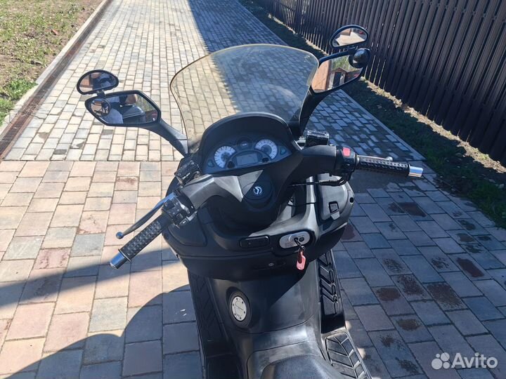 Макси скутер Sym gts250