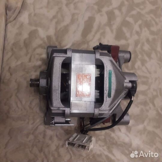 Двигатель,запчасти стеральных машин